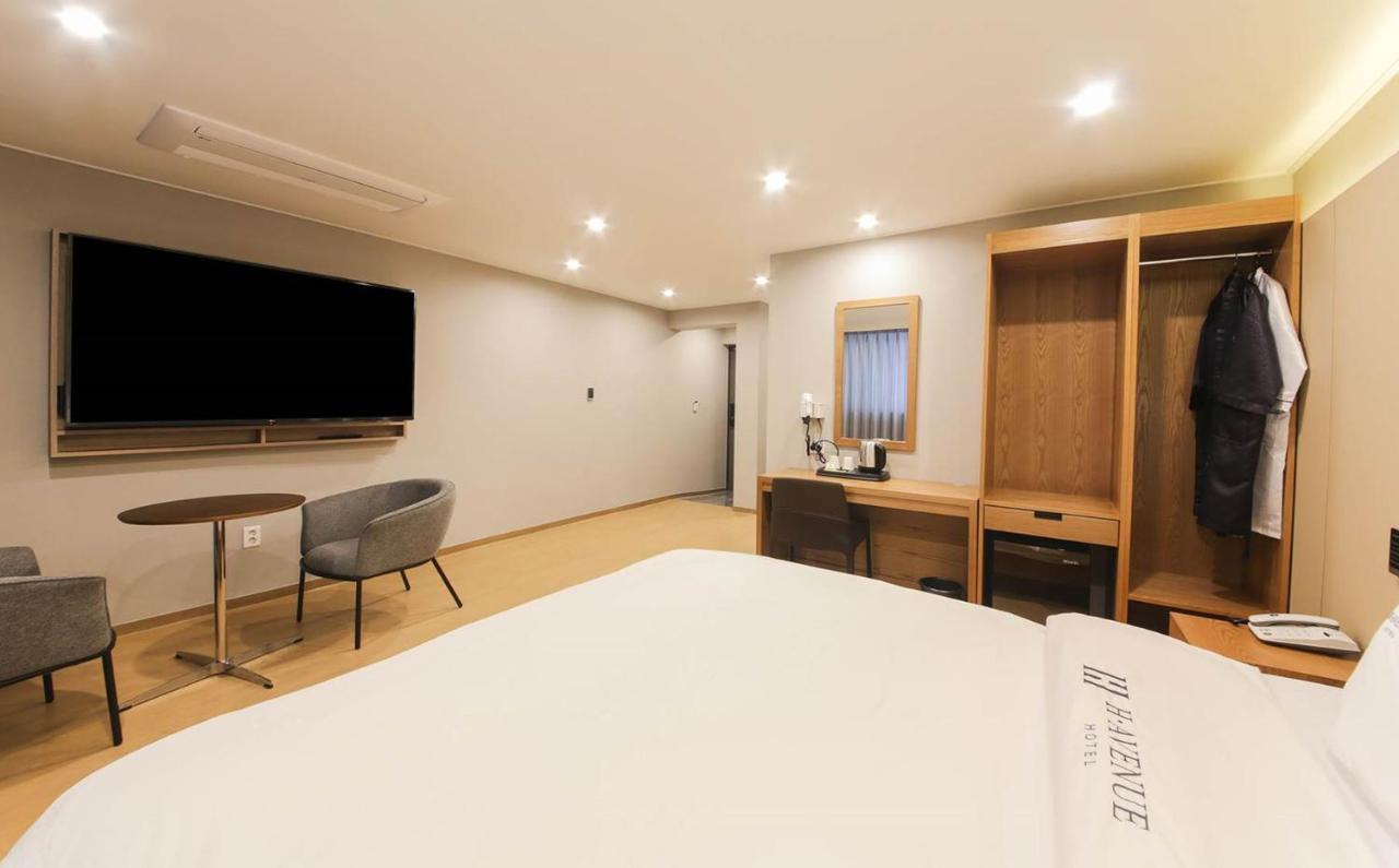 H Avenue Hotel In Gyeongju Ngoại thất bức ảnh