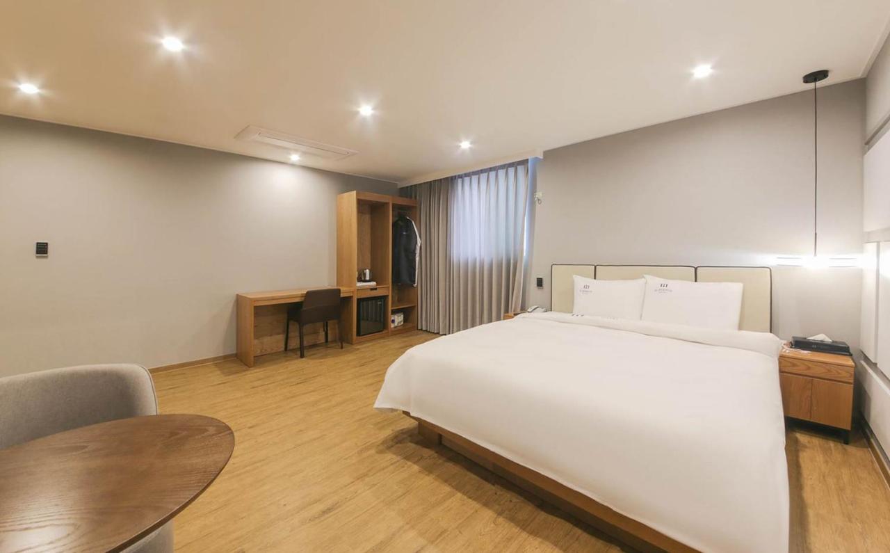 H Avenue Hotel In Gyeongju Ngoại thất bức ảnh