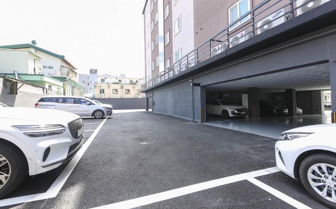 H Avenue Hotel In Gyeongju Ngoại thất bức ảnh