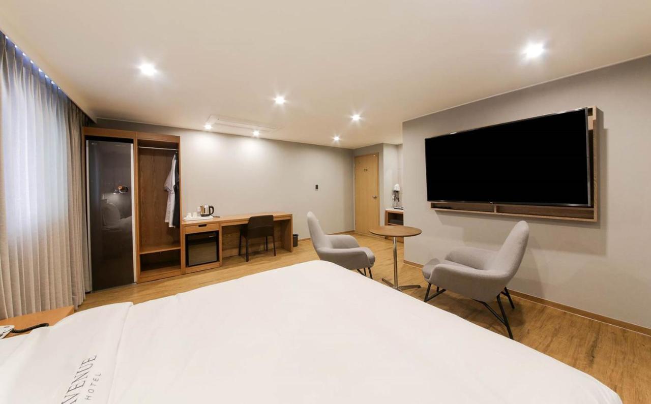 H Avenue Hotel In Gyeongju Ngoại thất bức ảnh