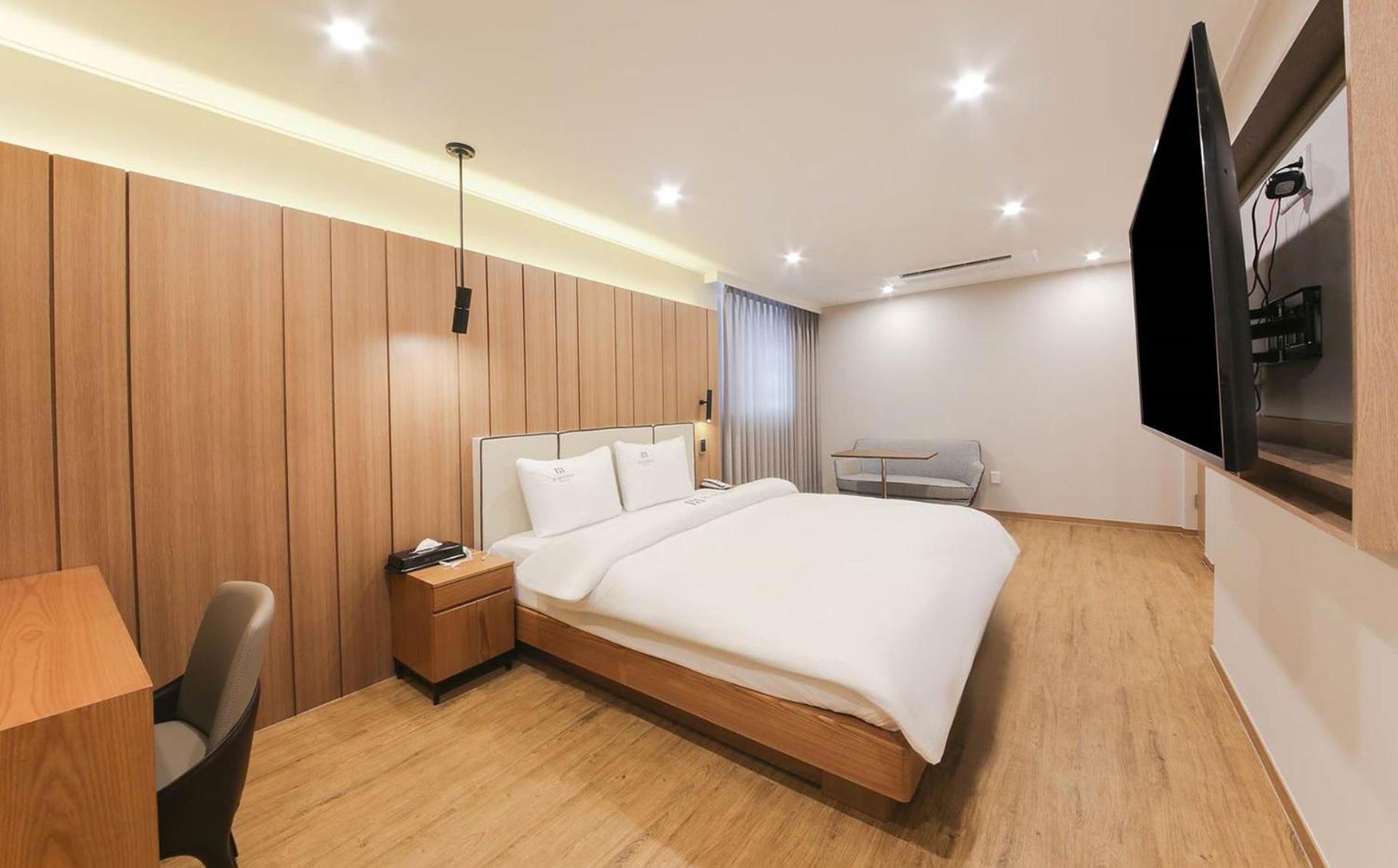 H Avenue Hotel In Gyeongju Ngoại thất bức ảnh