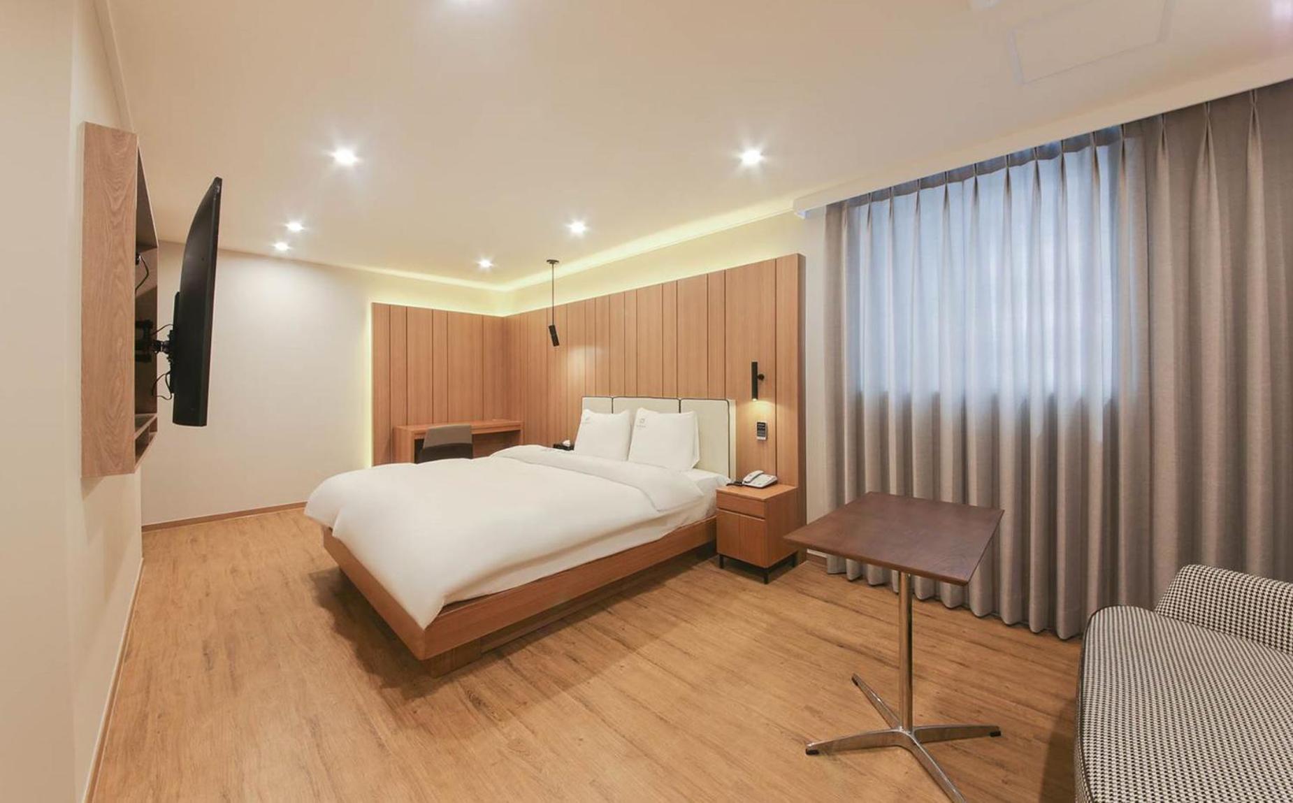 H Avenue Hotel In Gyeongju Ngoại thất bức ảnh