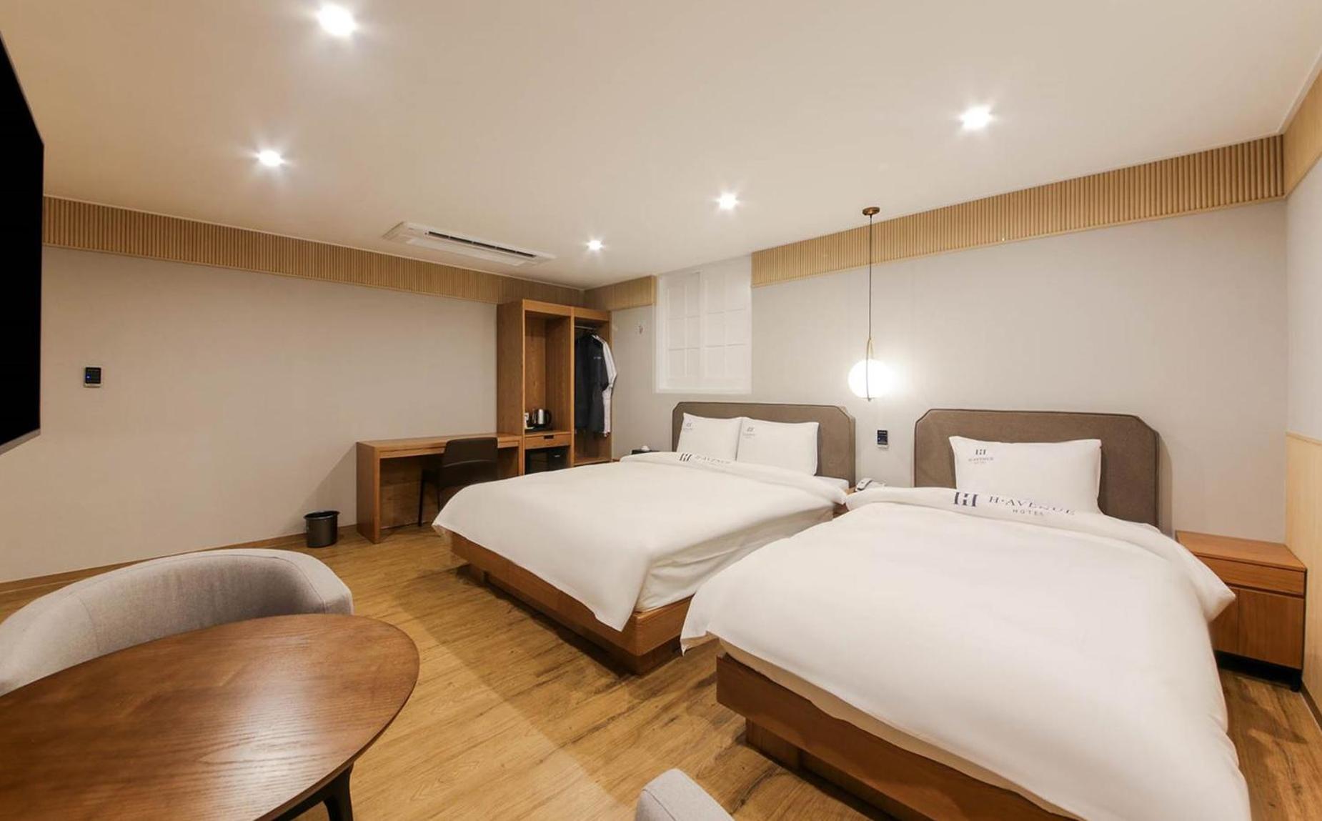 H Avenue Hotel In Gyeongju Ngoại thất bức ảnh