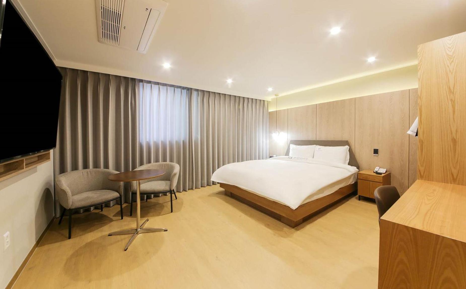 H Avenue Hotel In Gyeongju Ngoại thất bức ảnh