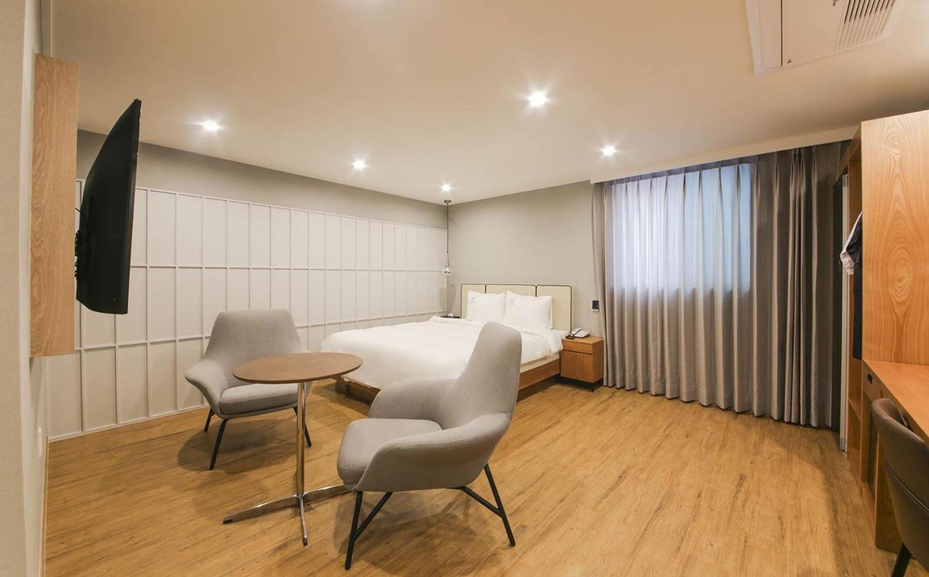 H Avenue Hotel In Gyeongju Ngoại thất bức ảnh