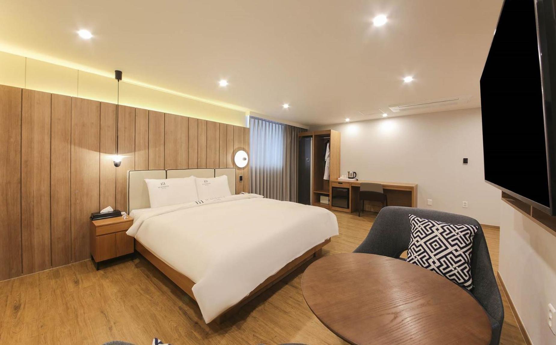 H Avenue Hotel In Gyeongju Ngoại thất bức ảnh